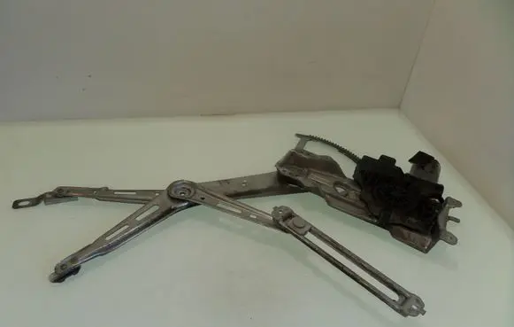 Opel Zafira A Front door manual window regulator 90579572 90579356 1012514200