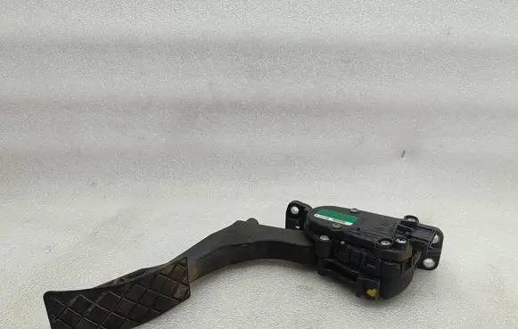 Skoda Fabia Mk2 (5J) Accelerator throttle pedal 6Q1721503C 6PV00849601