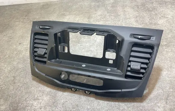 Dash center air vent grill
