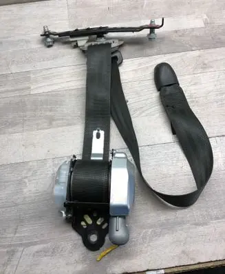 Hyundai i40 Front seatbelt 0540340 0440340 0589P1000145