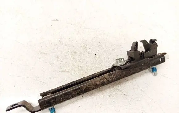 Opel Zafira B Seat belt adjustment rail 13166032