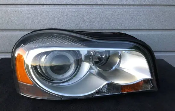 Volvo XC90 Headlight/headlamp 31217048