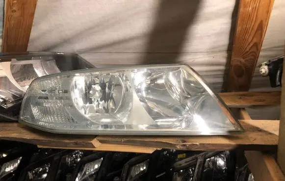 Skoda Octavia Mk2 (1Z) Headlight/headlamp 1Z1941016 PPTD40 0111102