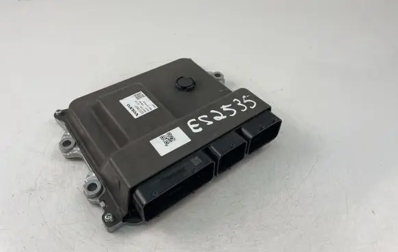 Volvo XC60 Engine control unit/module ECU 32313937