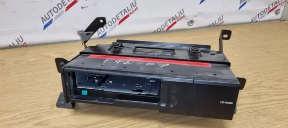 BMW 3 E92 E93 CD/DVD changer 9133083