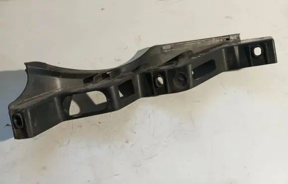Volkswagen PASSAT B6 Front bumper mounting bracket 3C0807889