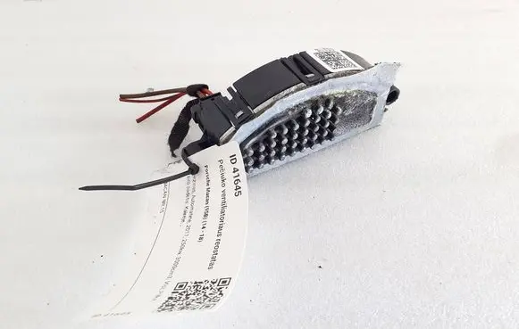Porsche Macan (95B) Heater blower motor/fan resistor 8T0820521F