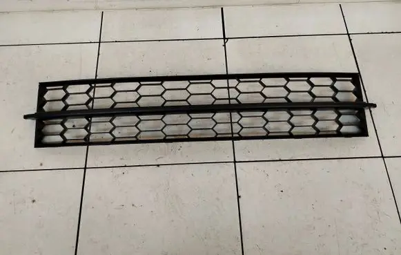 Skoda Octavia Mk3 (5E) Front bumper lower grill 5E0853677