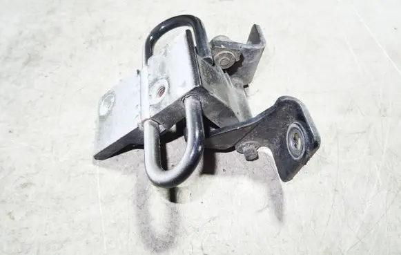 Audi A4 S4 B5 8D Rear door lower hinge 4A0833412A