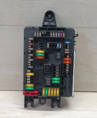 BMW 3 F30 F35 F31 Fuse module 19447000001 9337881 29052015