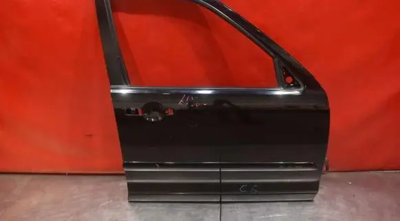 Honda CR-V Front door