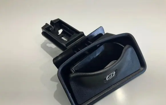 Mercedes-Benz CLS C219 Hand brake release handle 2114200077 70050100 A2114200077
