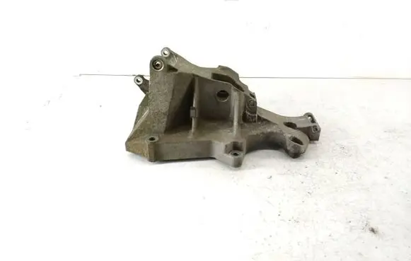 Volkswagen PASSAT B5.5 Generator/alternator bracket 038903143AE