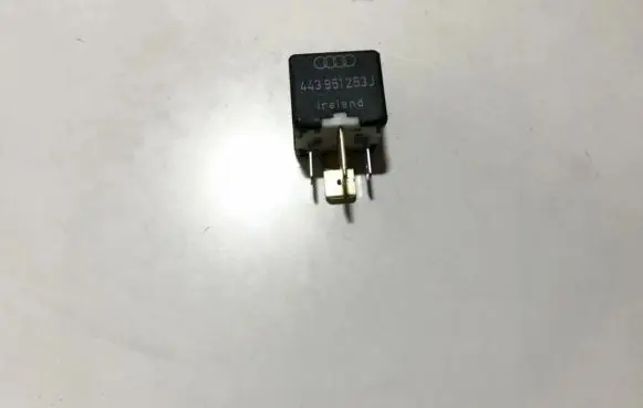 Audi A4 S4 B5 8D Other relay 443951253j 899511000