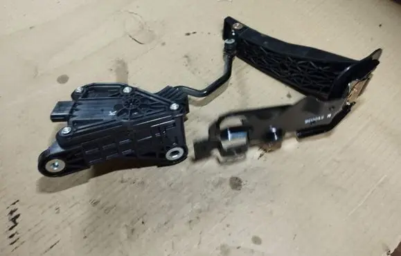 Honda Civic Accelerator throttle pedal