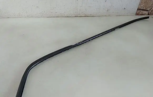 Renault Trafic II (X83) Front door glass trim molding 