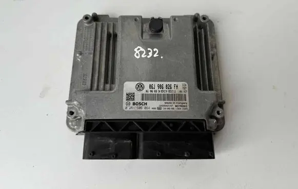 Volkswagen Tiguan Engine control unit/module 06J906026FH