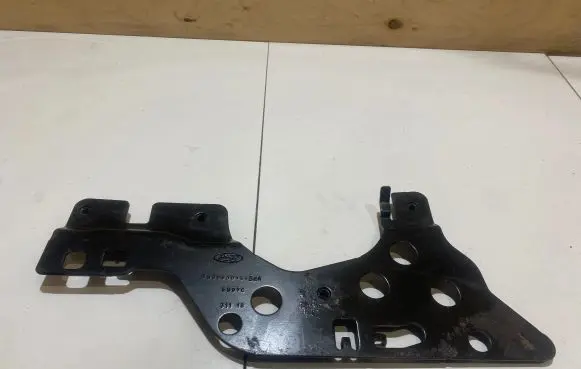 Ford Mustang VI Other engine bay part FR3B63016A52A