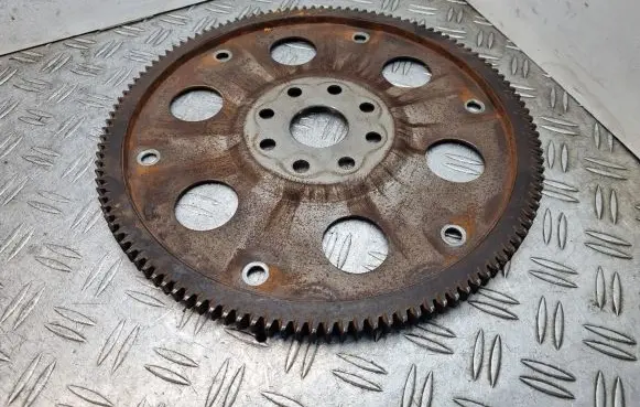 Toyota Land Cruiser (J100) Flywheel