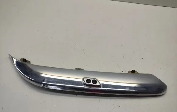 Chrysler 300 - 300C Front bumper splitter molding 04805938AA