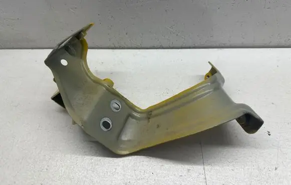 Volkswagen Caddy Fender mounting bracket 2K7821136