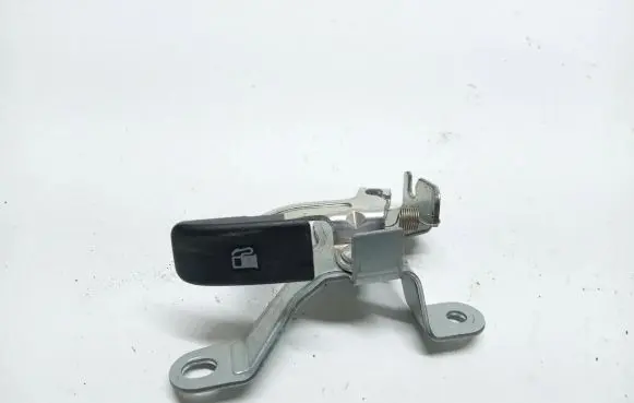 Mazda CX-5 Fuel tank opening switch 