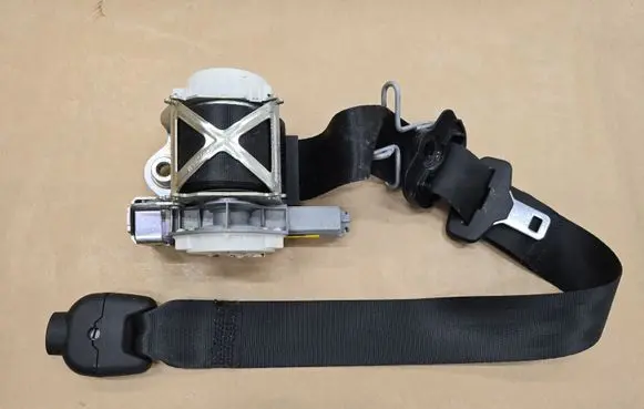 Alfa Romeo Giulietta Rear seatbelt 34054703