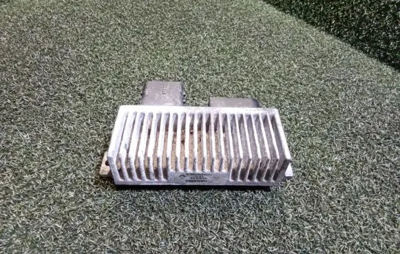 Glow plug pre-heat relay