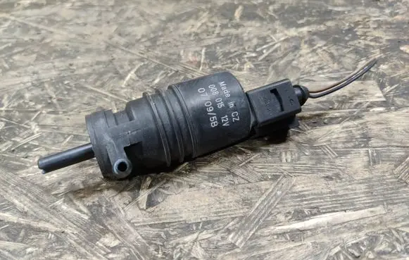 Mercedes-Benz CL C215 Windscreen/windshield washer pump
