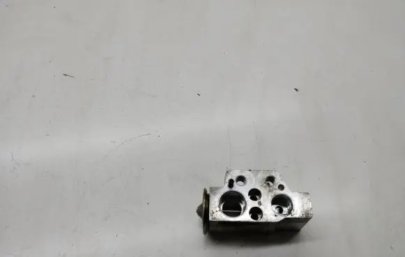 Air conditioning (A/C) expansion valve