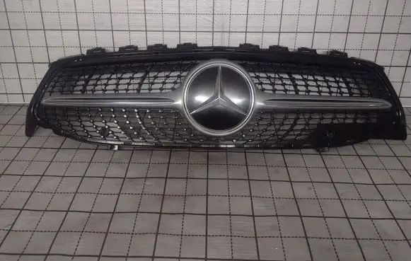 Mercedes-Benz CLA C118 X118 ACC Distronic radar sensor grill/trim 