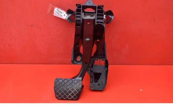 Skoda Octavia Mk3 (5E) Accelerator throttle pedal 5Q1723058BG