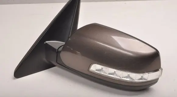 KIA Sorento Front door electric wing mirror 