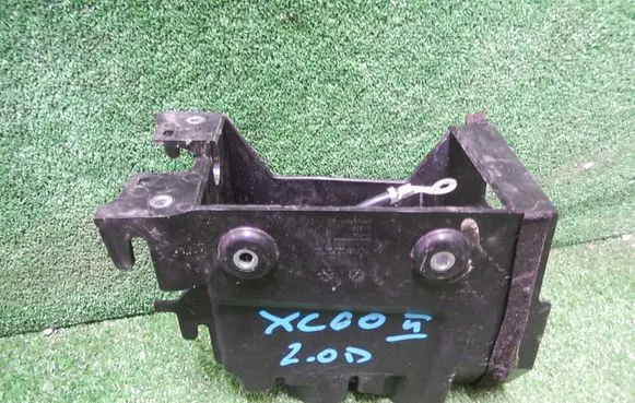 Volvo XC60 Relay mounting block 