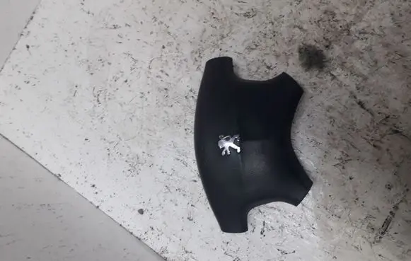Peugeot 607 Steering wheel airbag