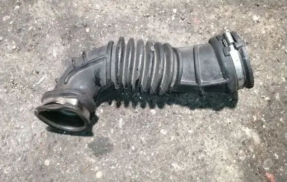 Buick Encore I Air intake hose/pipe 95374554