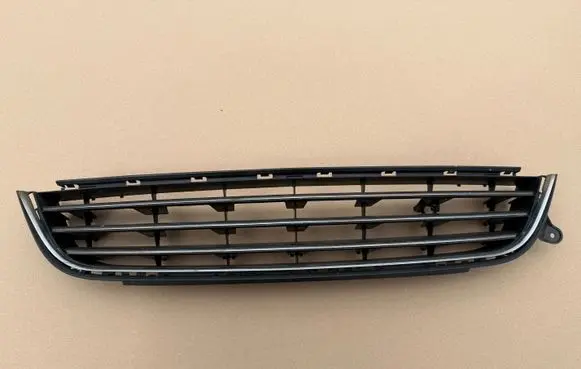 Opel Zafira B Front bumper lower grill 13247306