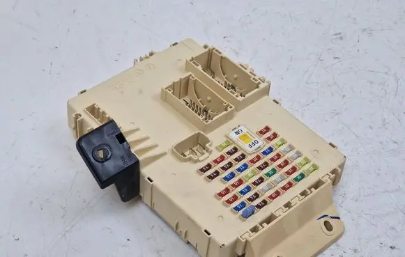 Hyundai i40 Fuse module 919503Z021