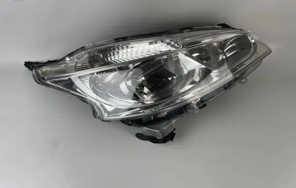 Peugeot 208 Headlight/headlamp 9802221280