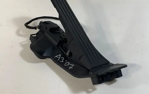 Audi A3 S3 A3 Sportback 8P Accelerator throttle pedal 1K2723503M