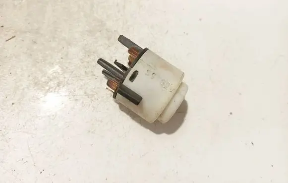 Volkswagen PASSAT B5 Ignition lock contact 4B0905849 8K704160200