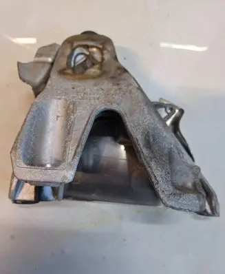 BMW X5 F15 Engine mounting bracket 6864614 67871110