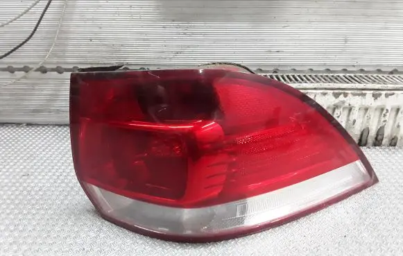 Volkswagen Golf V Rear/tail lights 1K9945096D