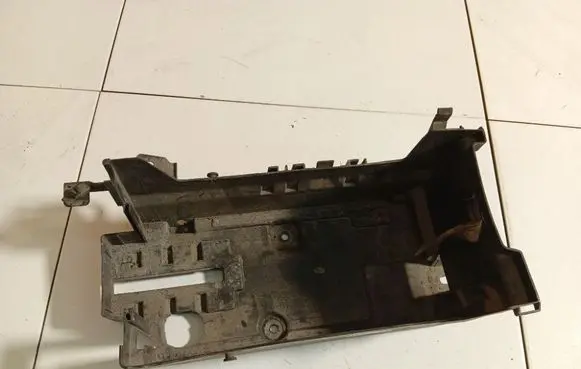 Opel Insignia A Battery box tray ASM13330951