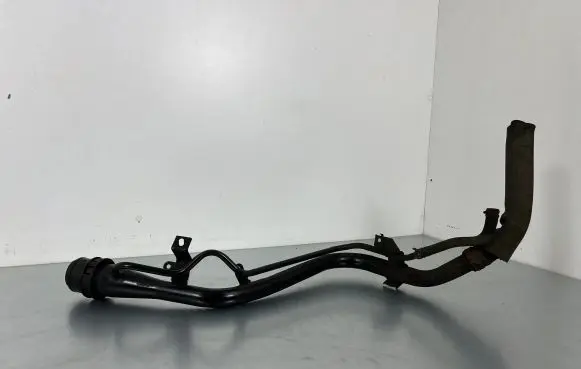 Honda CR-V Fuel tank filler neck pipe 