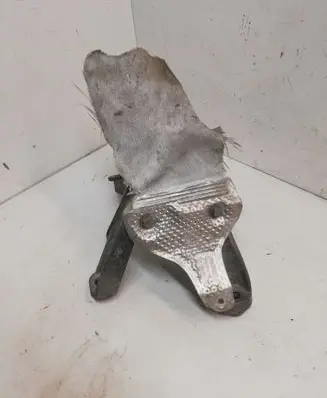 Audi A4 S4 B8 8K Engine mounting bracket 8K0199308CA