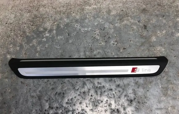Audi Q3 8U Front sill trim cover 8U0853373B