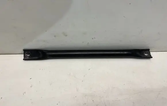 BMW 6 F12 F13 Radiator support slam panel bracket 7180317