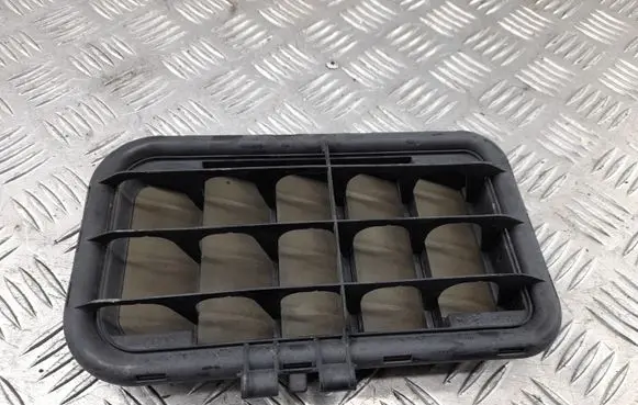 Audi A8 S8 D4 4H Quarter panel pressure vent 4E0819181C