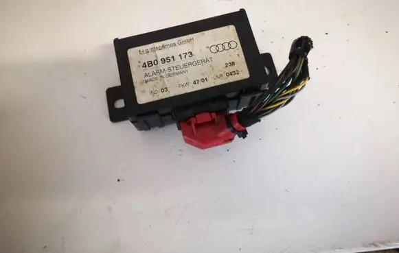 Audi A6 S6 C5 4B Alarm control unit/module 4b0951173